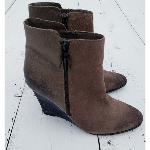 Fergie Aurora Brown Snakeskin Suede Wedge Ankle Boots Size 9.5 - Picture 1 of 4